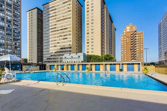 Building Photo - 655 W Irving Park Rd