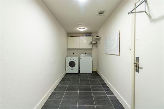 Building Photo - 3845 Convent St