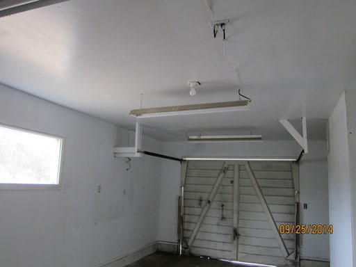 Building Photo - Spacious - lovely home in great location!