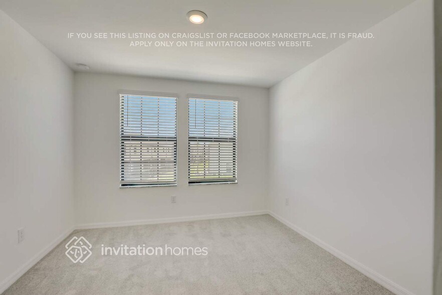 Building Photo - 2077 E Landings Wy