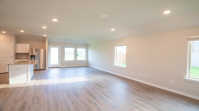 Building Photo - 5388 Greenridge Ln