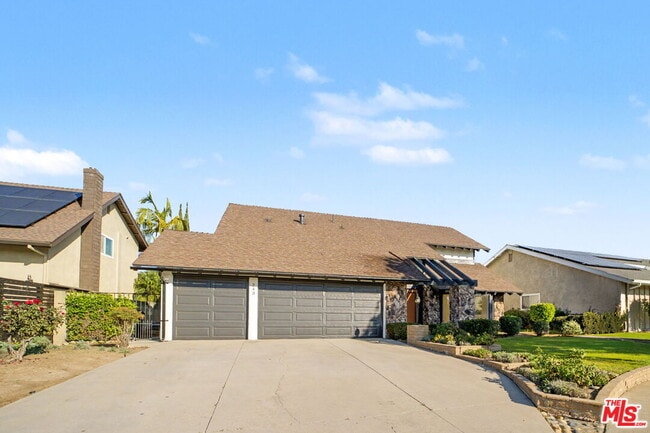 Building Photo - 243 Blanquita Way