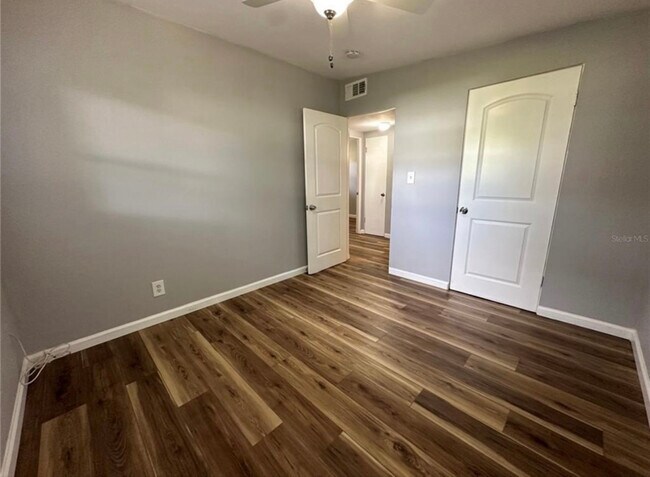 Building Photo - 3805 7th Ave W