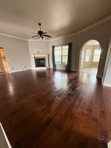 Building Photo - 6405 S 49th St