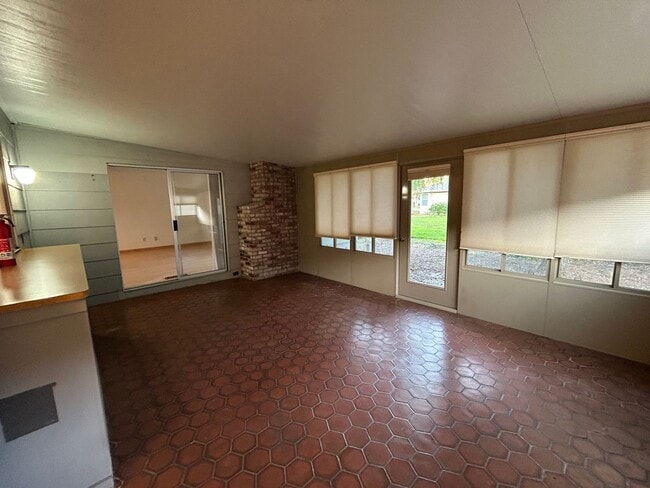 Building Photo - 2bd/2ba home in Oakmont's 55+ adult Community