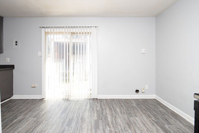 Building Photo - Spacious, affordable two bedroom townhouse in a great location in Charlotte!