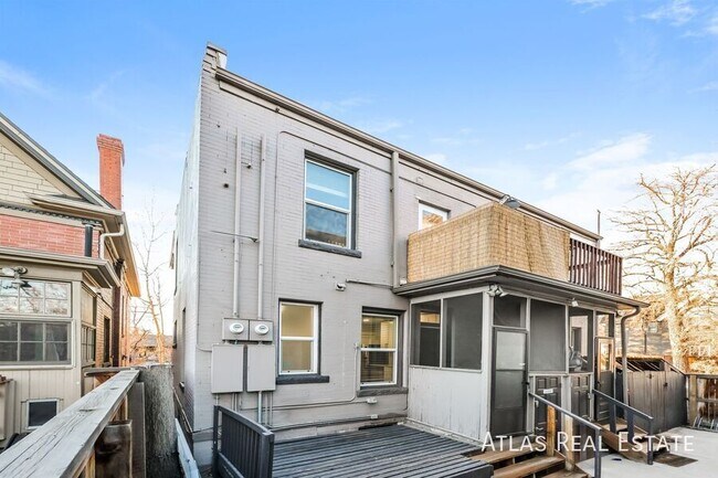 Building Photo - 476 N Washington St