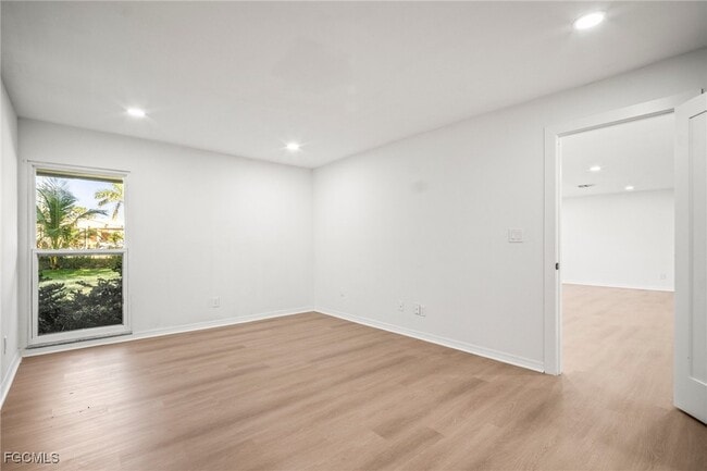 Building Photo - 4293 Island Cir