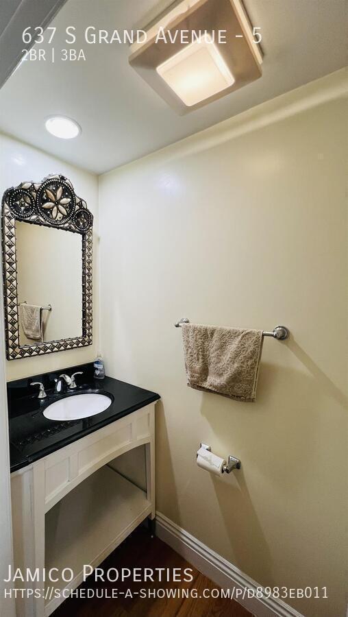 Building Photo - 637 S Grand Ave