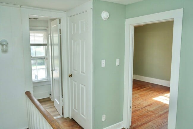 Building Photo - 920 Anderson St