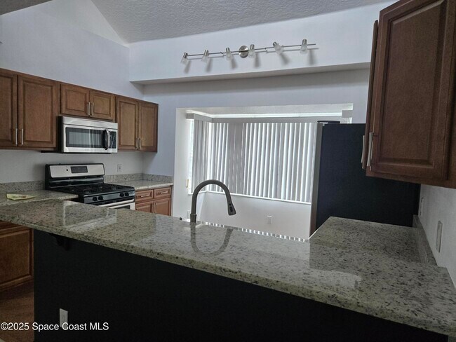 Building Photo - 1456 Guava Ave