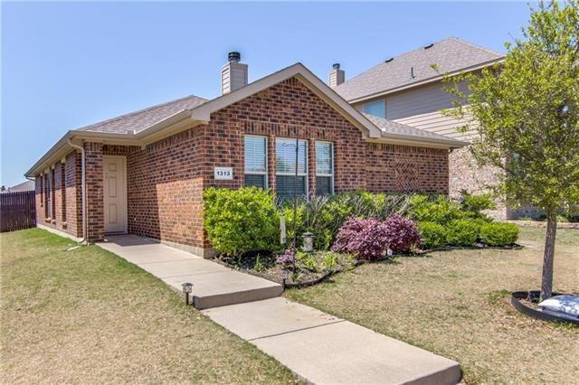 Building Photo - 1313 Honeywood Ln