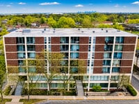 Building Photo - 1043 S York Rd