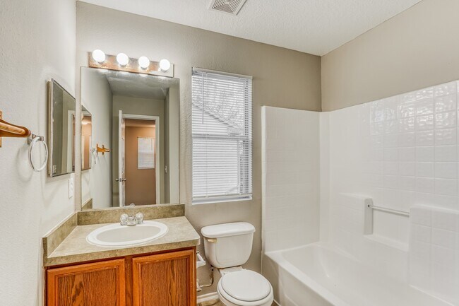 Building Photo - 6331 Scotchwood Dr