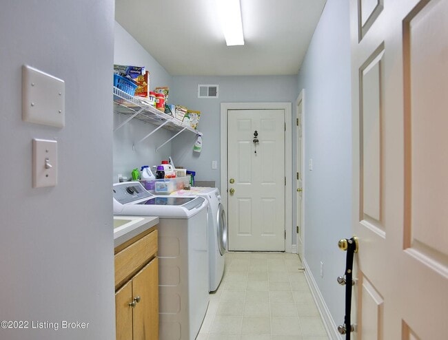 Building Photo - 14404 Brook Forest Pl
