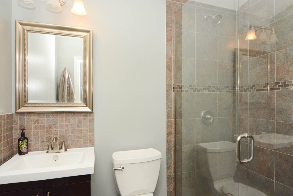 Building Photo - 949 N Winchester Ave