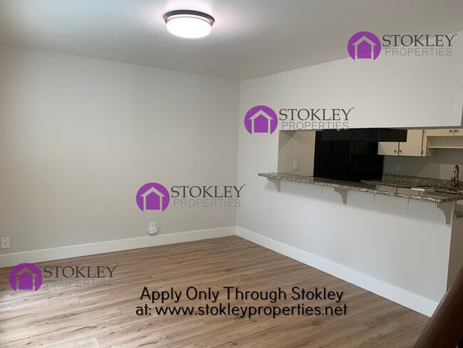 Building Photo - 1887 Pomar Way