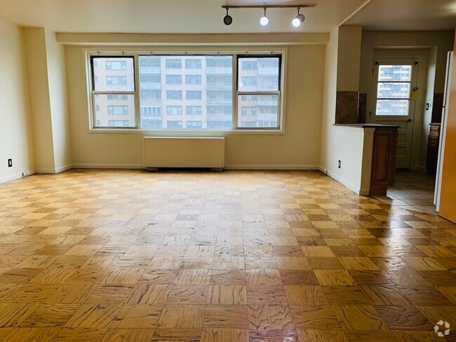 Building Photo - 225 Saint Pauls Ave