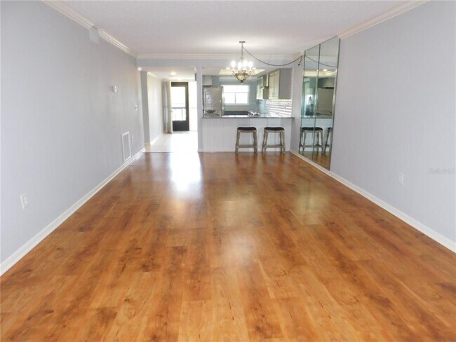 Building Photo - 1843 Golf View Dr