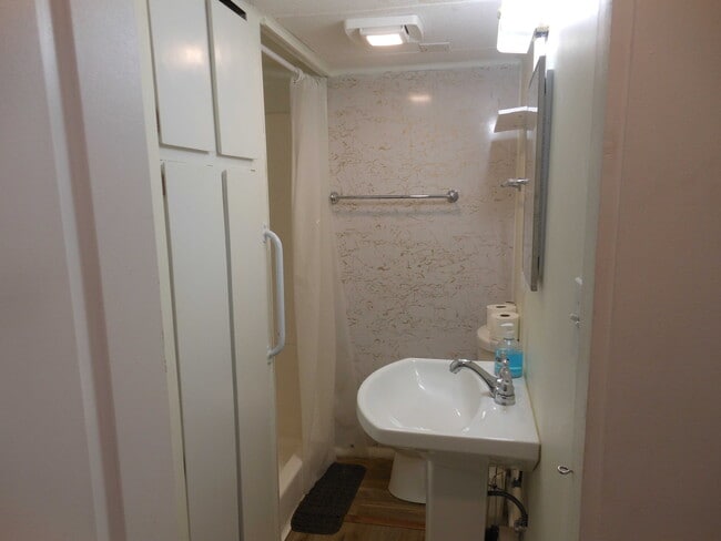 Building Photo - 3943-2075 2075 W St