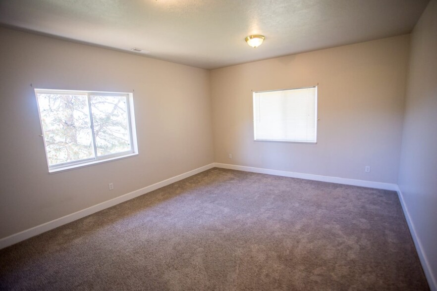 Building Photo - 1364 Northridge Dr