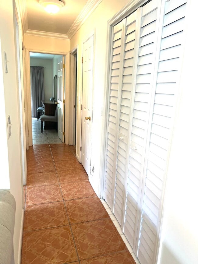 Building Photo - 14385 Campanelli Dr