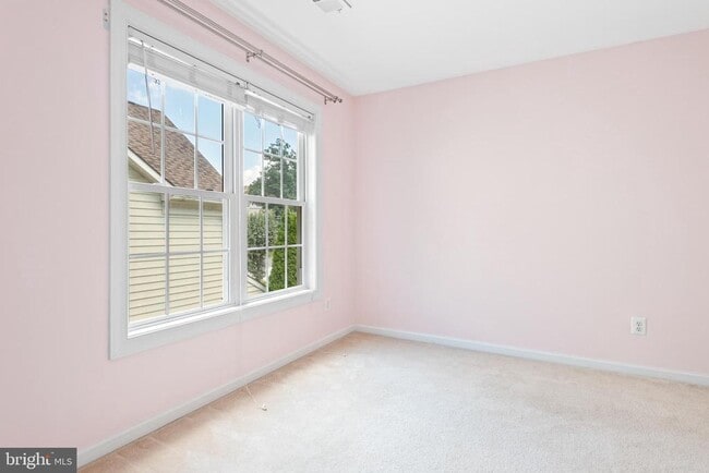Building Photo - 2202 Sarah Woods Ct