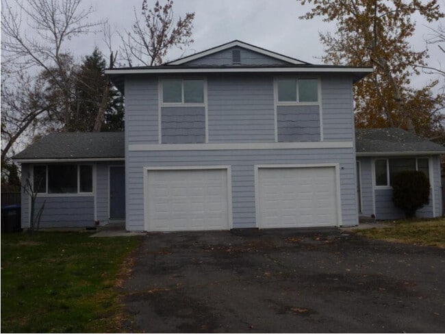 Building Photo - 218 Garden Dr