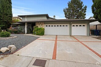Building Photo - Updated 4-Bedroom with Pool and Bonus Loft...