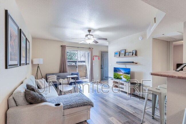 Building Photo - 1385 W University Ave