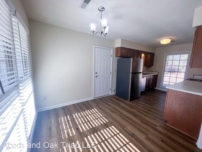 Building Photo - 3 br, 2 bath House - 6400 Chamblee Ct