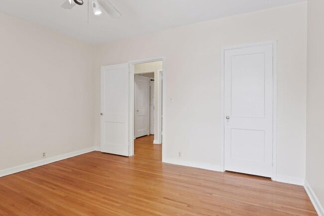 Building Photo - 3136 W Bde Maka Ska Blvd