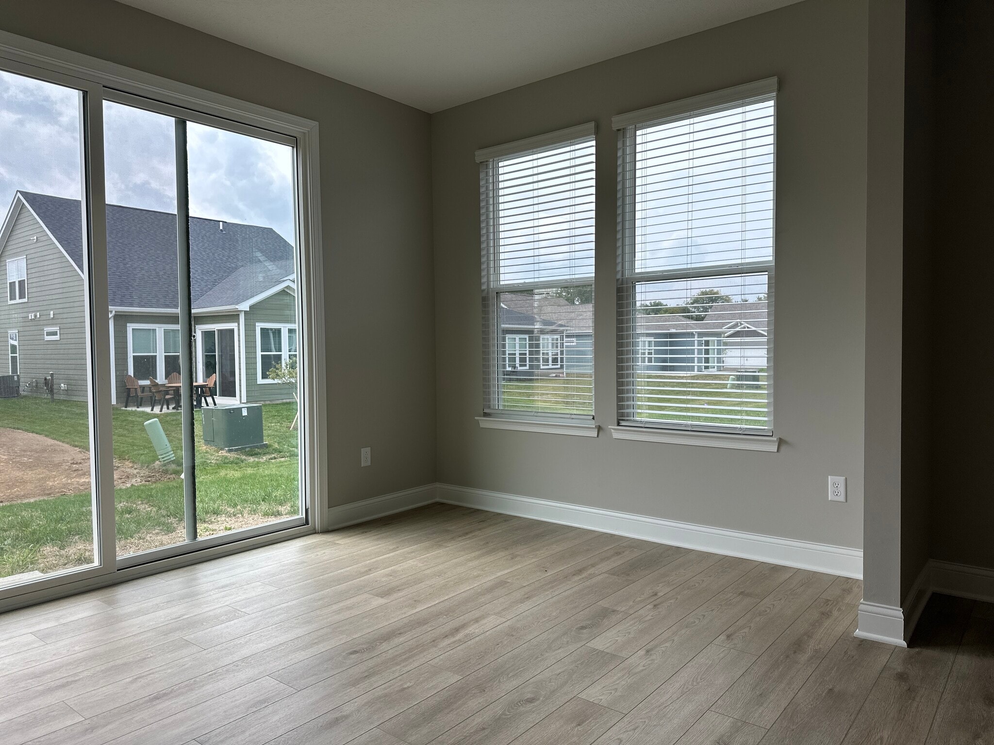 Building Photo - 1254 Fairstone Dr