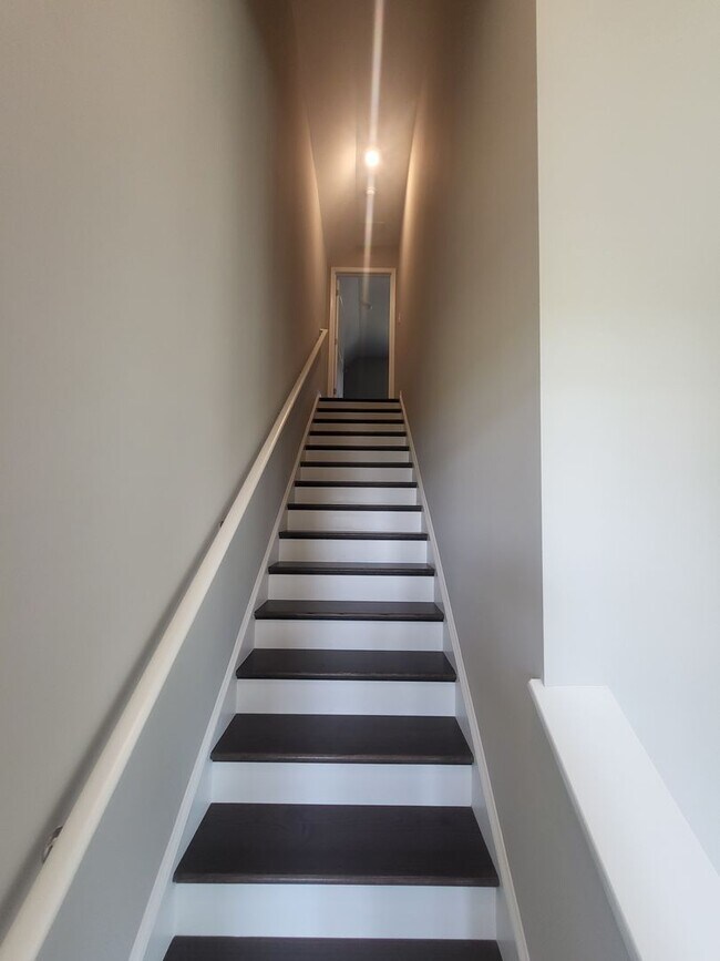 Building Photo - Beautiful New Build 3 Bedroom Home