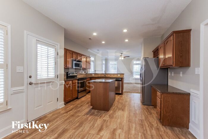 Building Photo - 2601 Kirkholm Dr