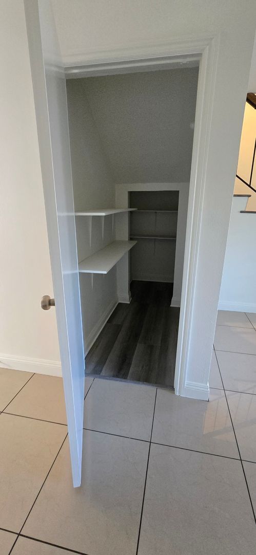 Building Photo - Centrally Located Redlands Townhome