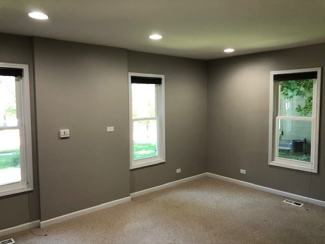 Front Family room - 315 Prairie St