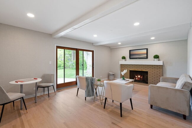 Building Photo - 4024 Picardy Dr