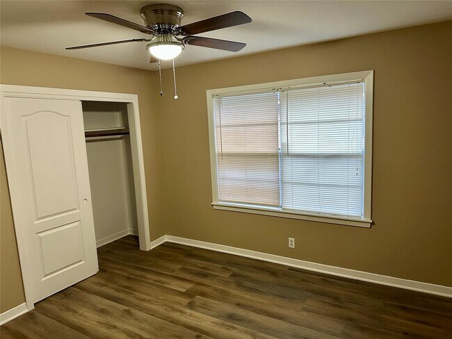 Building Photo - 3216 Edmonton Dr
