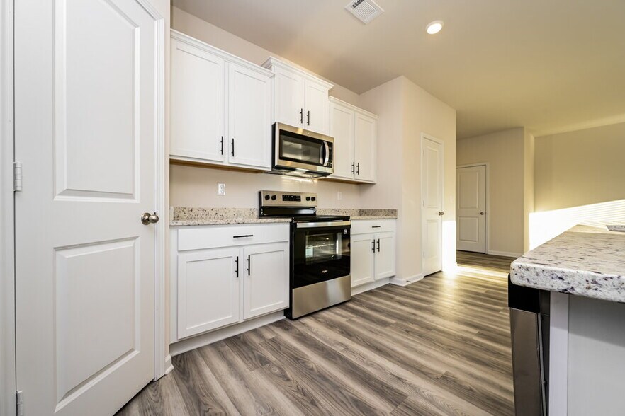 Building Photo - 284 Limestone Cir