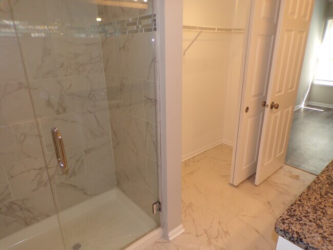 Building Photo - 1053 Woodhill Ct