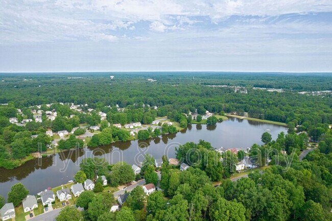 Building Photo - 7712 Breaker Point Ct