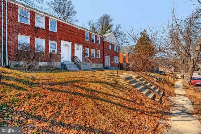 Building Photo - 5626 Midwood Ave