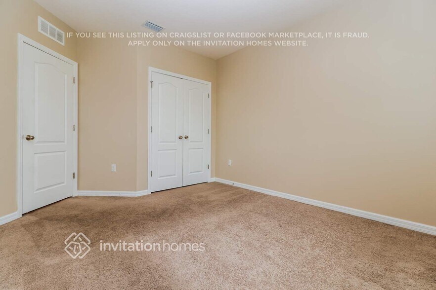 Building Photo - 3742 Silverlake Way