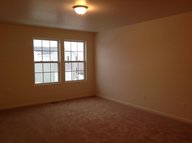 Building Photo - 8408 Walnut Hill
