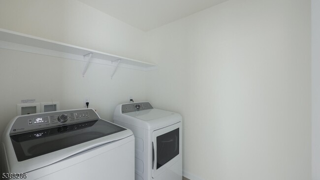 Building Photo - 208 Lavender Wy