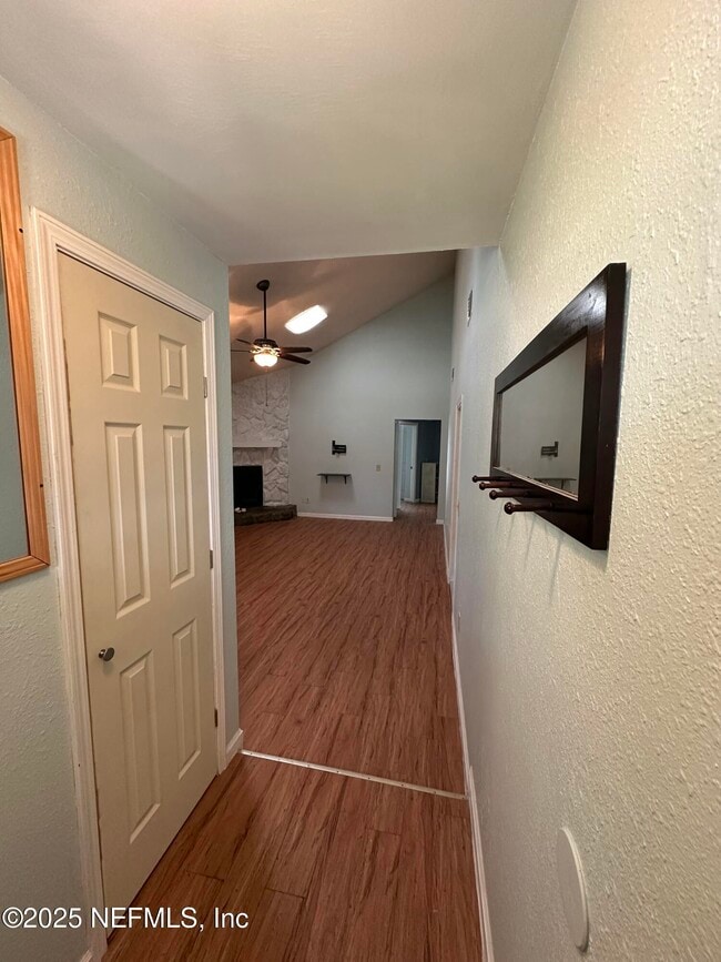 Building Photo - 1855 Alberta Ct N