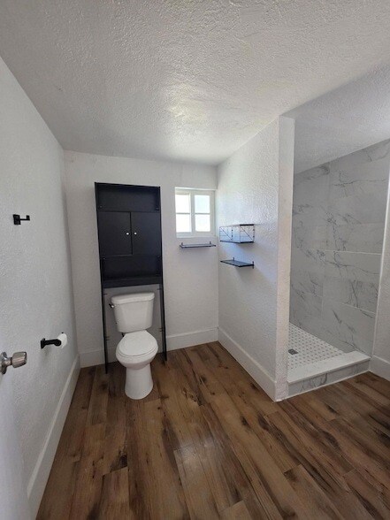 Building Photo - 83632 Manzanita Ave