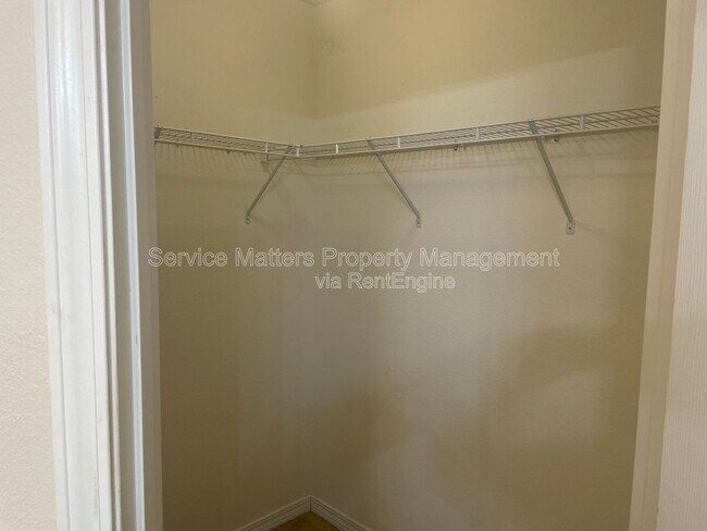 Building Photo - 6940 Hardwood Ct