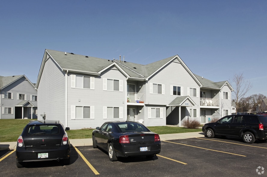 Pheasant Run Apartments Fenton, MI Apartment Finder
